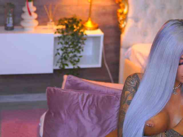 JuicyJessye webcam
