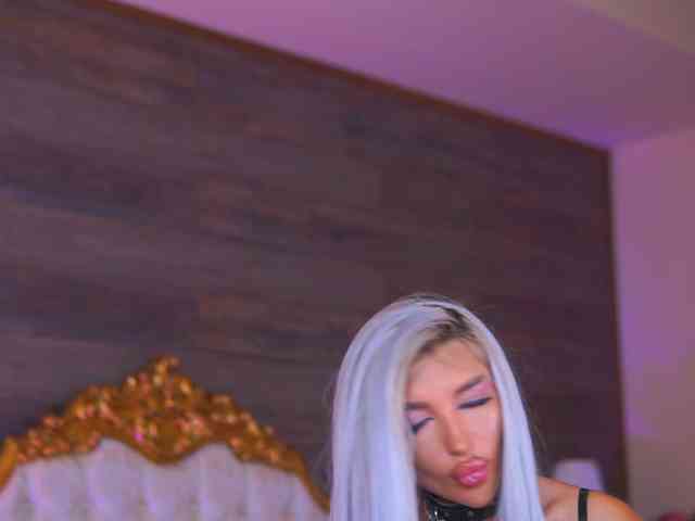 JuicyJessye webcam