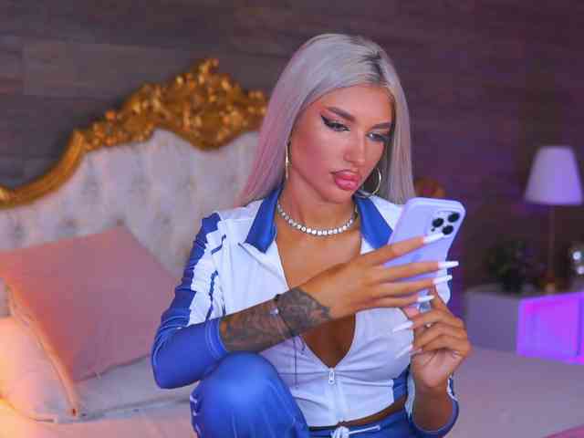 JuicyJessye webcam