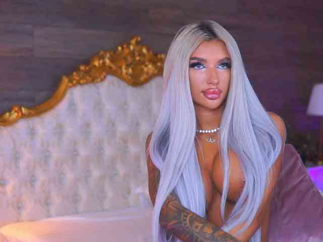 JuicyJessye webcam