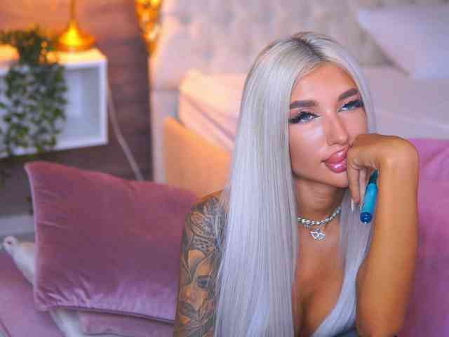 JuicyJessye webcam