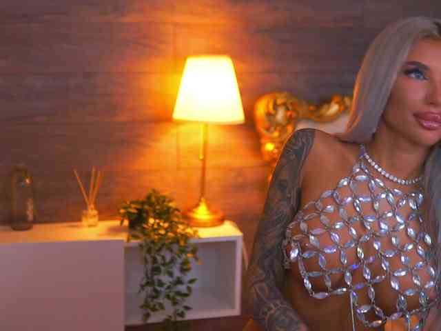 JuicyJessye webcam