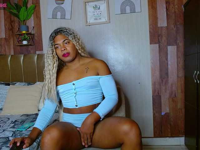 ELECTRABROWNS, 24 y/o - Live Cam on BongaCams