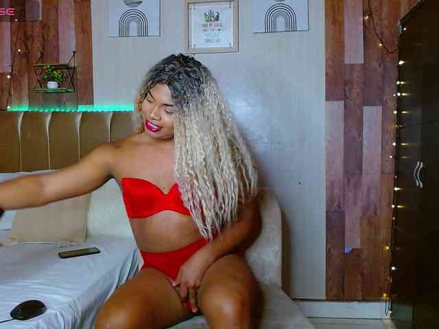 ELECTRABROWNS Live Webcam on BongaCams