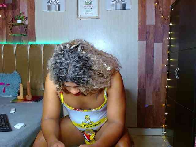 ELECTRABROWNS Live Webcam on BongaCams