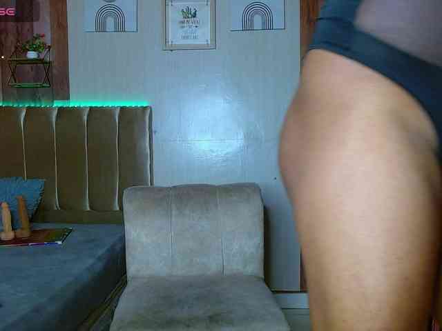 ELECTRABROWNS Live Webcam on BongaCams