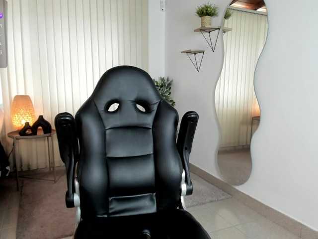 Min-Yuna's BongaCams show and profile