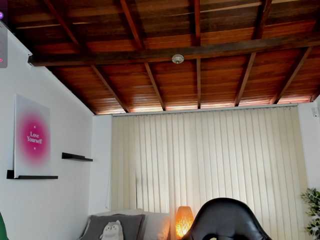 Min-Yuna's BongaCams show and profile