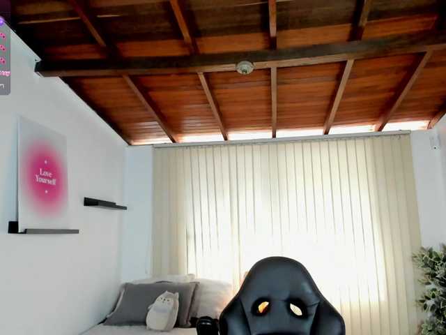 Min-Yuna's BongaCams show and profile