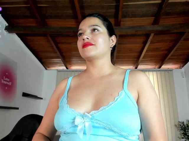 Modelo: Min-Yuna