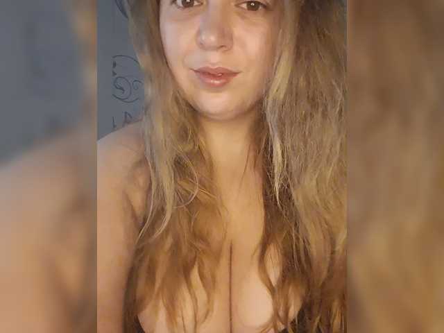 Malaya11 live cam on BongaCams