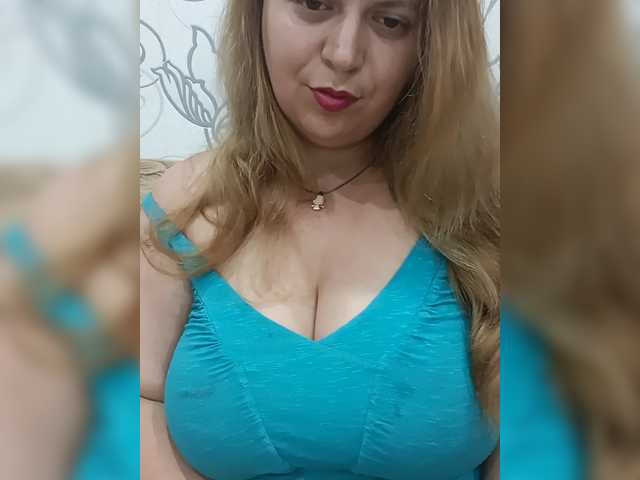Malaya11 live cam on BongaCams