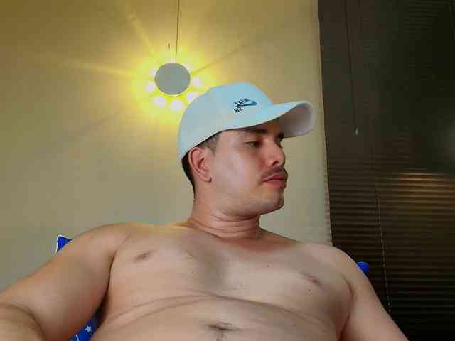 TommyJohn Sex Cam Show