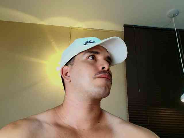 TommyJohn Sex Cam Show