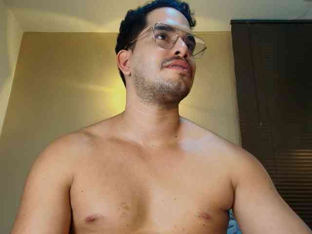 TommyJohn Sex Cam Show