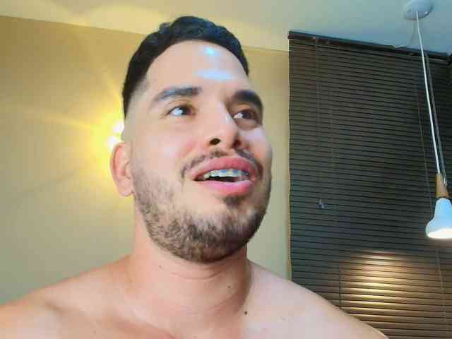 TommyJohn Live Webcam on BongaCams