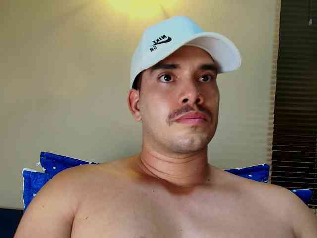 TommyJohn Sex Cam Show