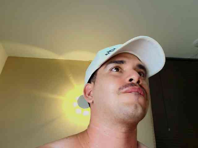 TommyJohn Sex Cam Show