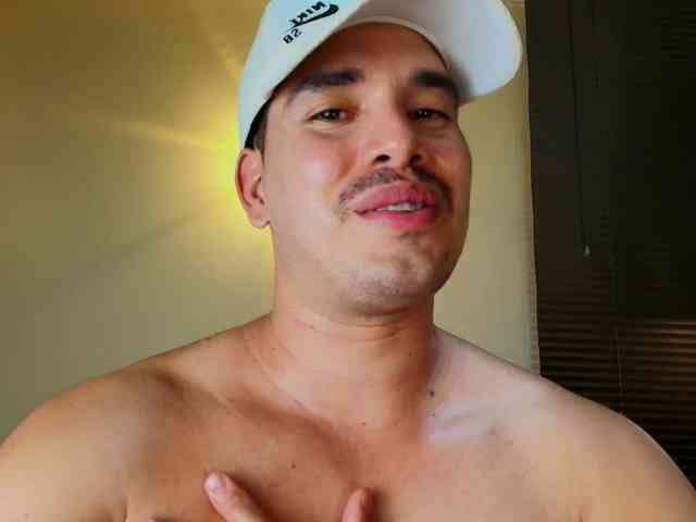 TommyJohn Sex Cam Show