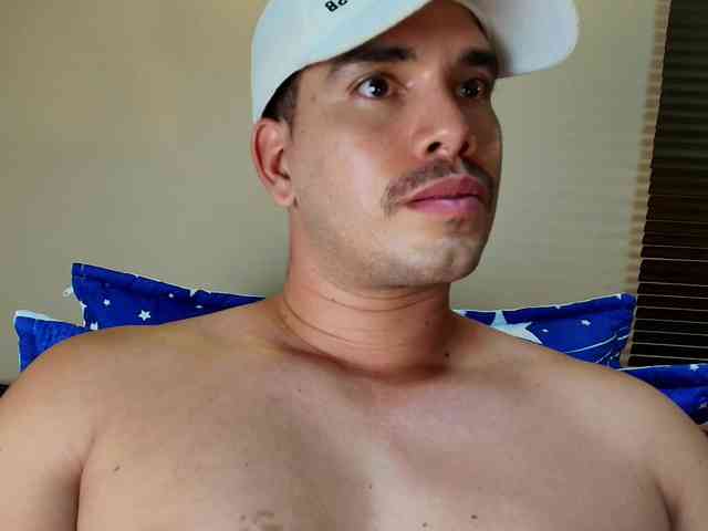 TommyJohn Sex Cam Show