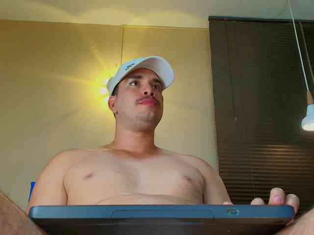 TommyJohn Sex Cam Show