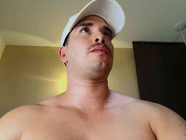 TommyJohn Sex Cam Show