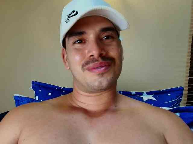 TommyJohn Sex Cam Show
