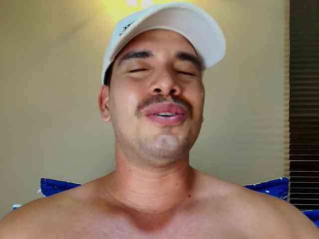 TommyJohn Sex Cam Show