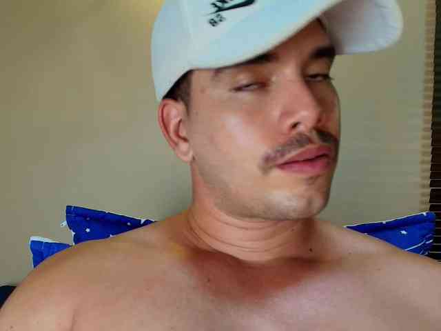TommyJohn Sex Cam Show