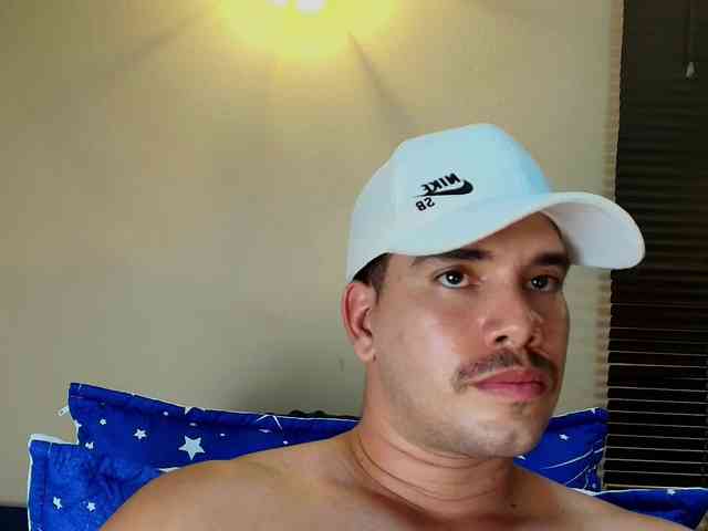 TommyJohn Sex Cam Show