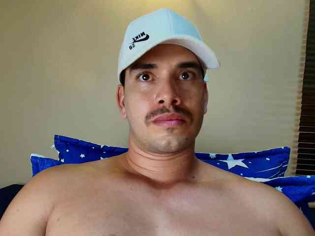 TommyJohn Sex Cam Show