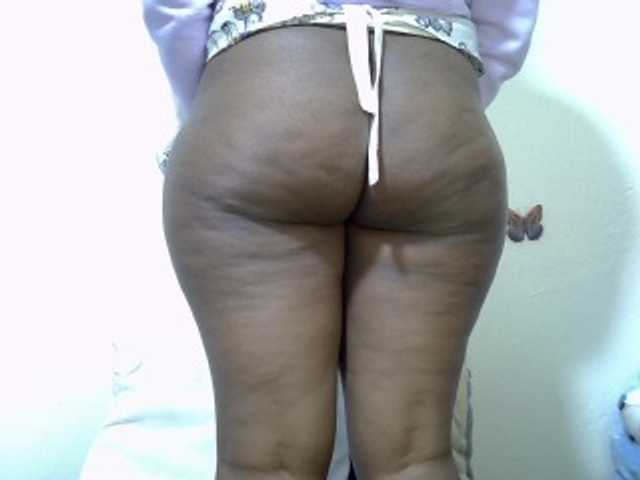 Winnie112 live cam on BongaCams