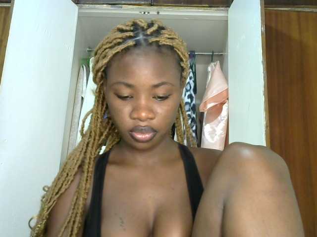 SallyDsally, en vivo ahora en BongaCams