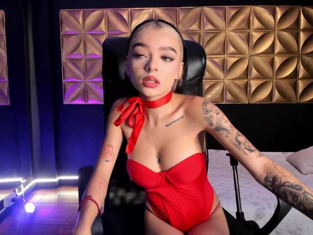 Alahia-18 live cam on BongaCams