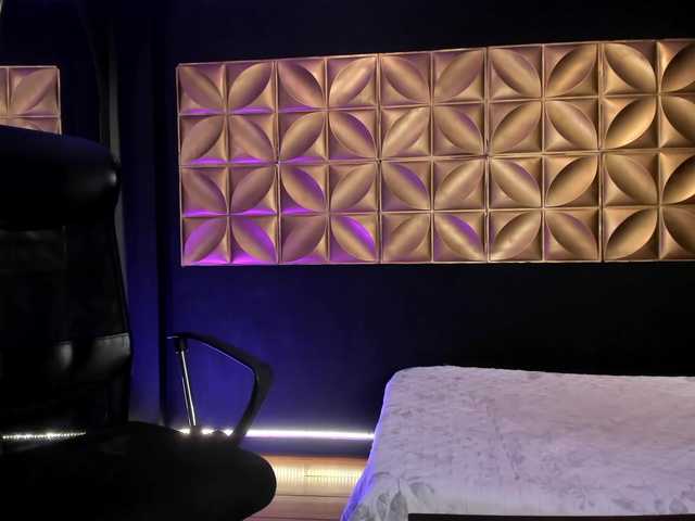 Alahia-18 live cam on BongaCams