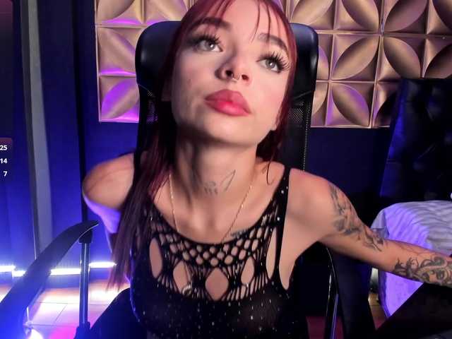 Alahia-18's BongaCams show and profile