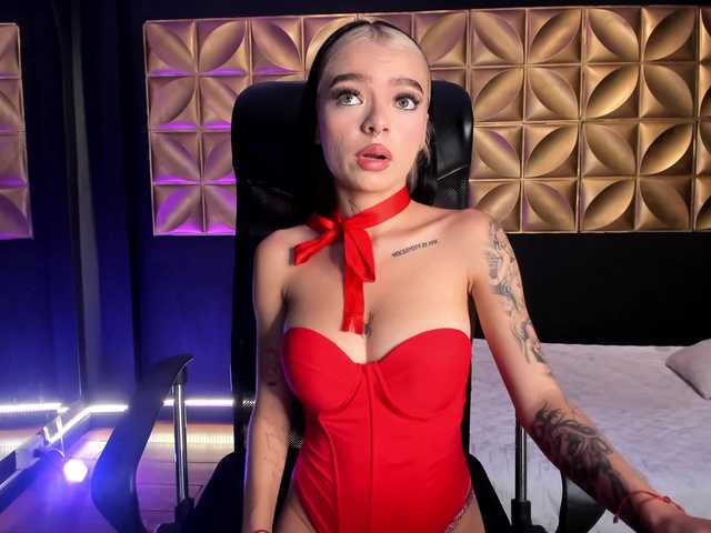 Alahia-18 live cam on BongaCams
