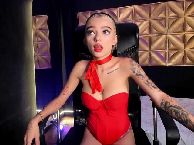 Alahia-18 live cam on BongaCams