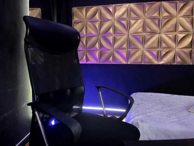 Alahia-18 live cam on BongaCams