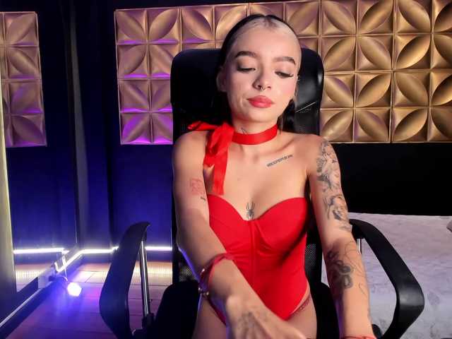 Alahia-18 live cam on BongaCams