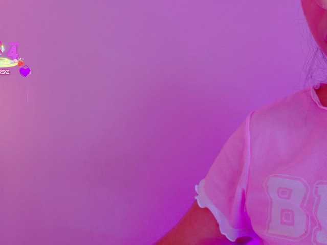 le modèle GigiRoss1 est en webcam porno dans un show sur le site bongacams, il possède les tags suivants: Latino/Hispanic,Brunette,Shaved