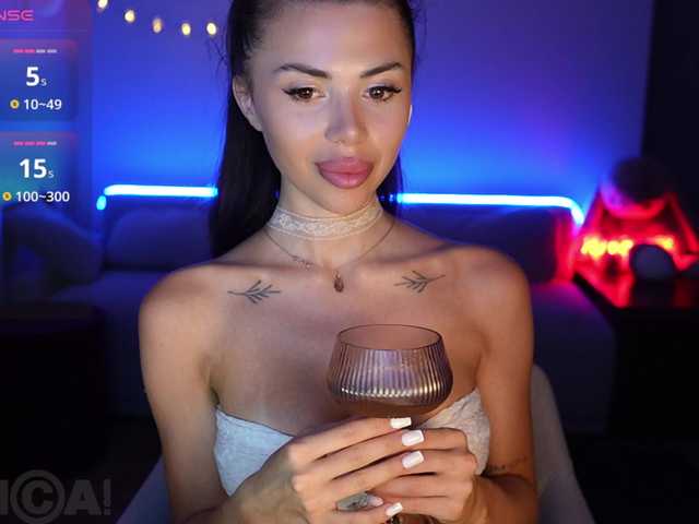 KatrinMoreno live cam on BongaCams