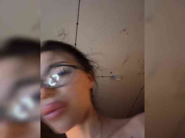 KatrinaMoreno webcam