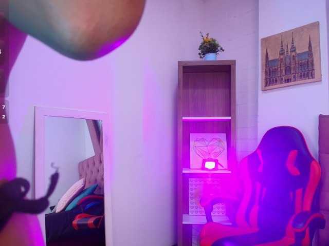 CamiilaReyes live cam on BongaCams