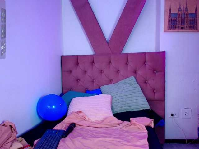 CamiilaReyes live cam on BongaCams