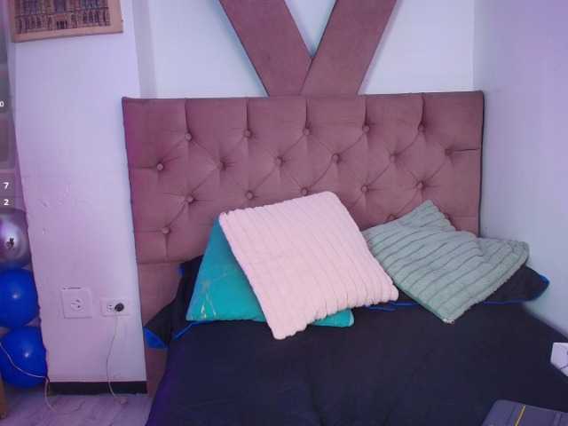 CamiilaReyes live cam on BongaCams