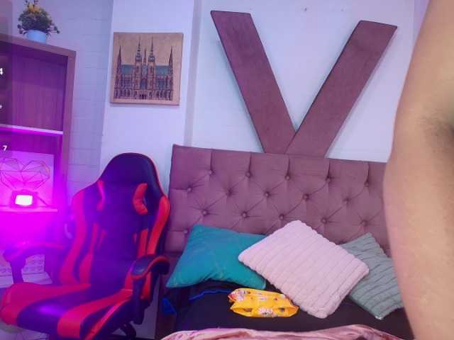 CamiilaReyes live cam on BongaCams