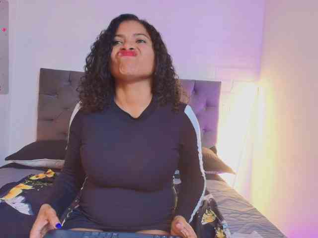 CamiilaReyes webcam