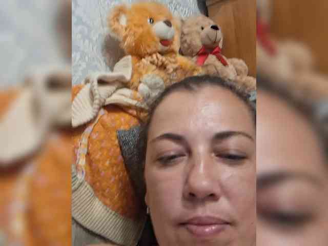 kristina13's live room