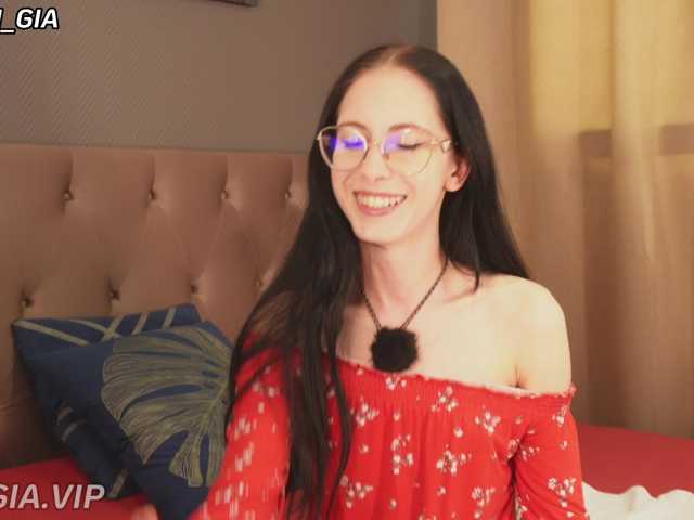 Nikki-Gia live cam on BongaCams